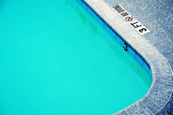 Melkachtig, Troebel Zwembadwater Weer Helder Krijgen? Dit Zijn De 7  Stappen! - Tips & Adviezen - Toppy