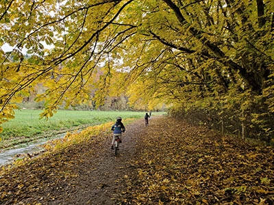 fietsen in de herfst