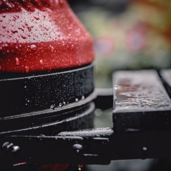 Kamado Joe in de regen