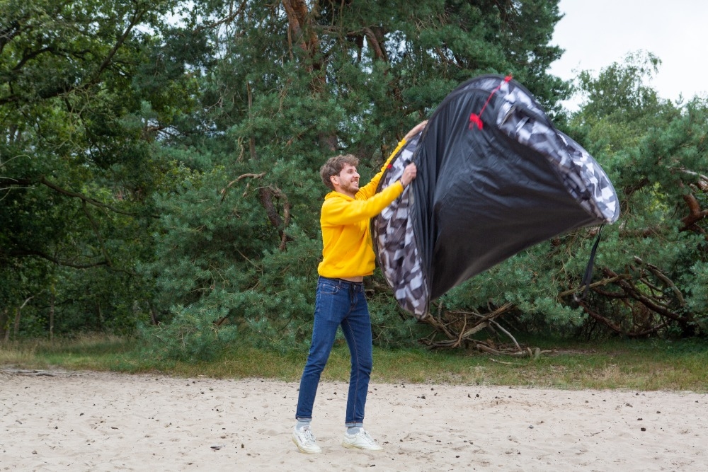 Tent opzetten herfstkamperen