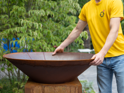 Ofyr vuurschaal plaatsen