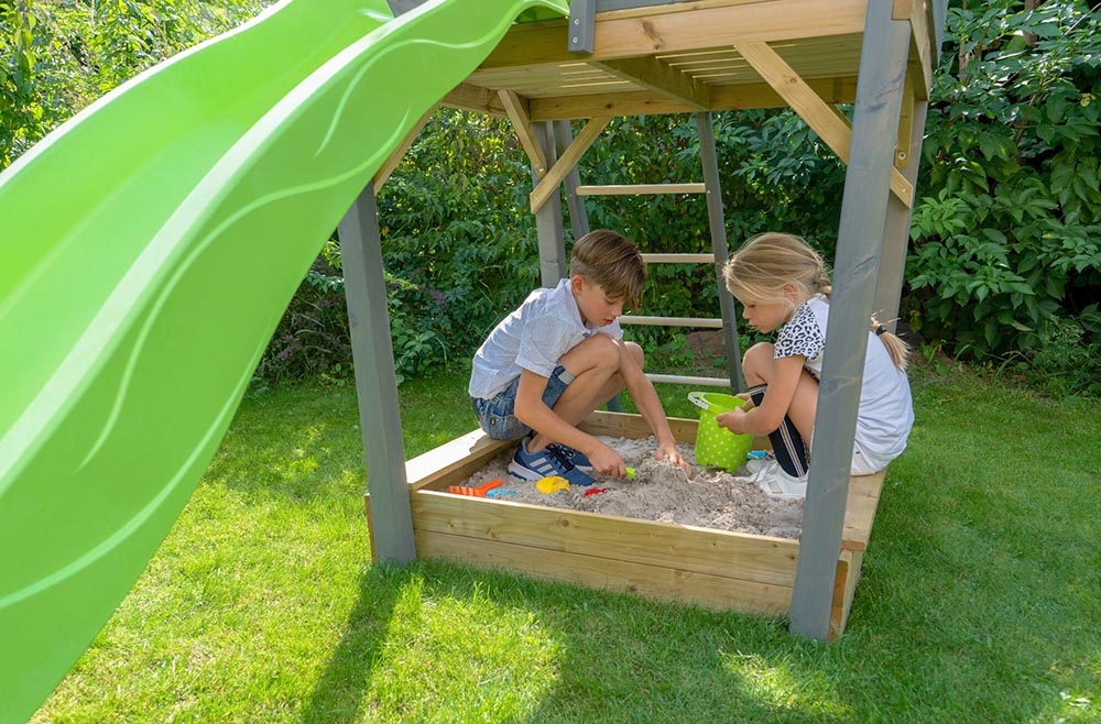 spelen in de zandbak