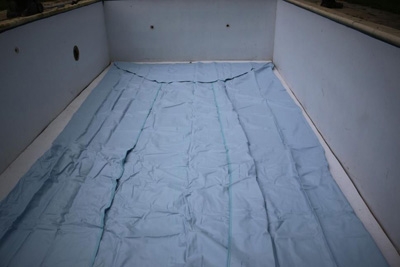 zwembad liner leggen